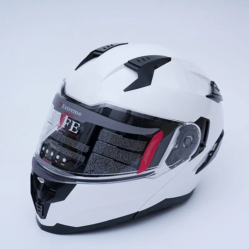 Casco de motocicleta integral con ventilación múltiple